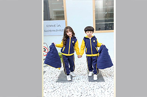 沛_��校服定做